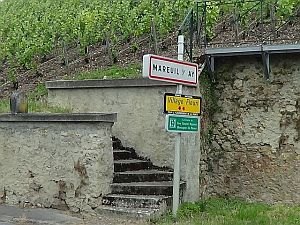 Mareuil-sign300